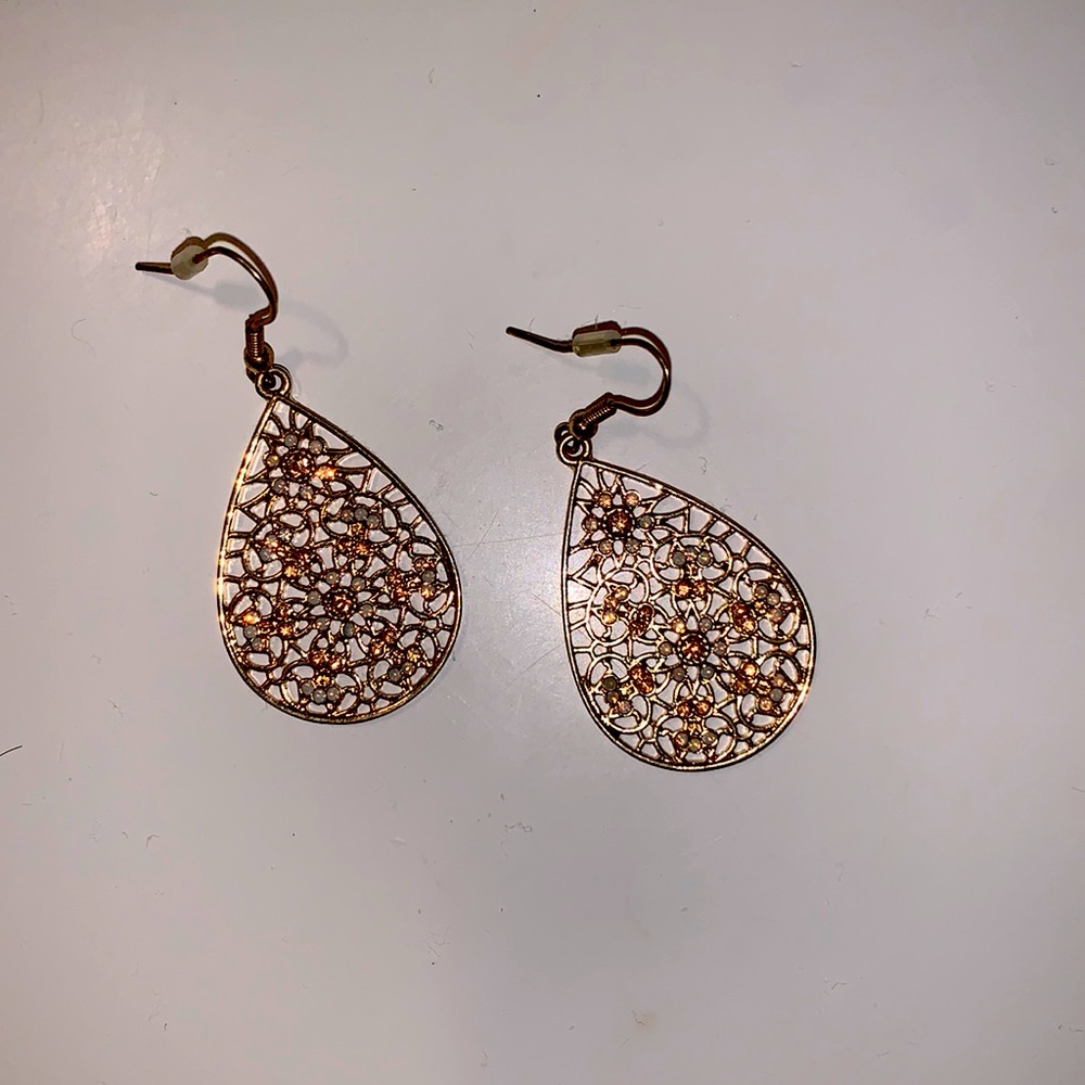 teardrop gold dangle earrings